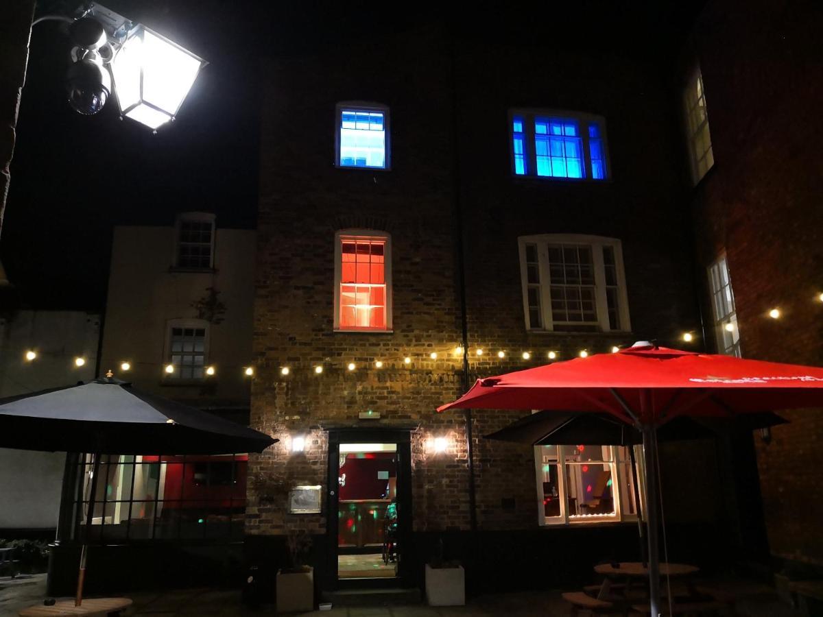 The Commercial Bar & Hotel Chester Bagian luar foto
