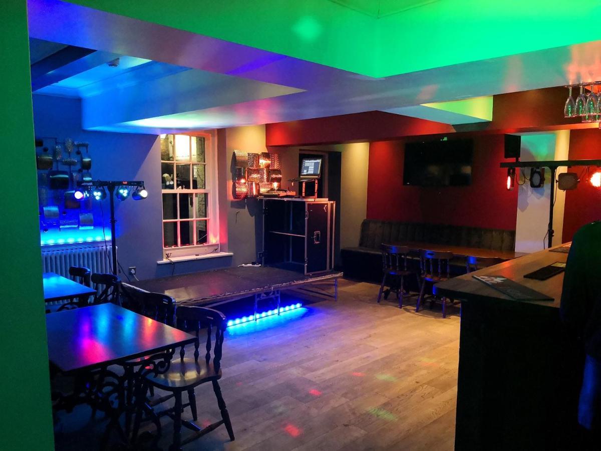 The Commercial Bar & Hotel Chester Bagian luar foto